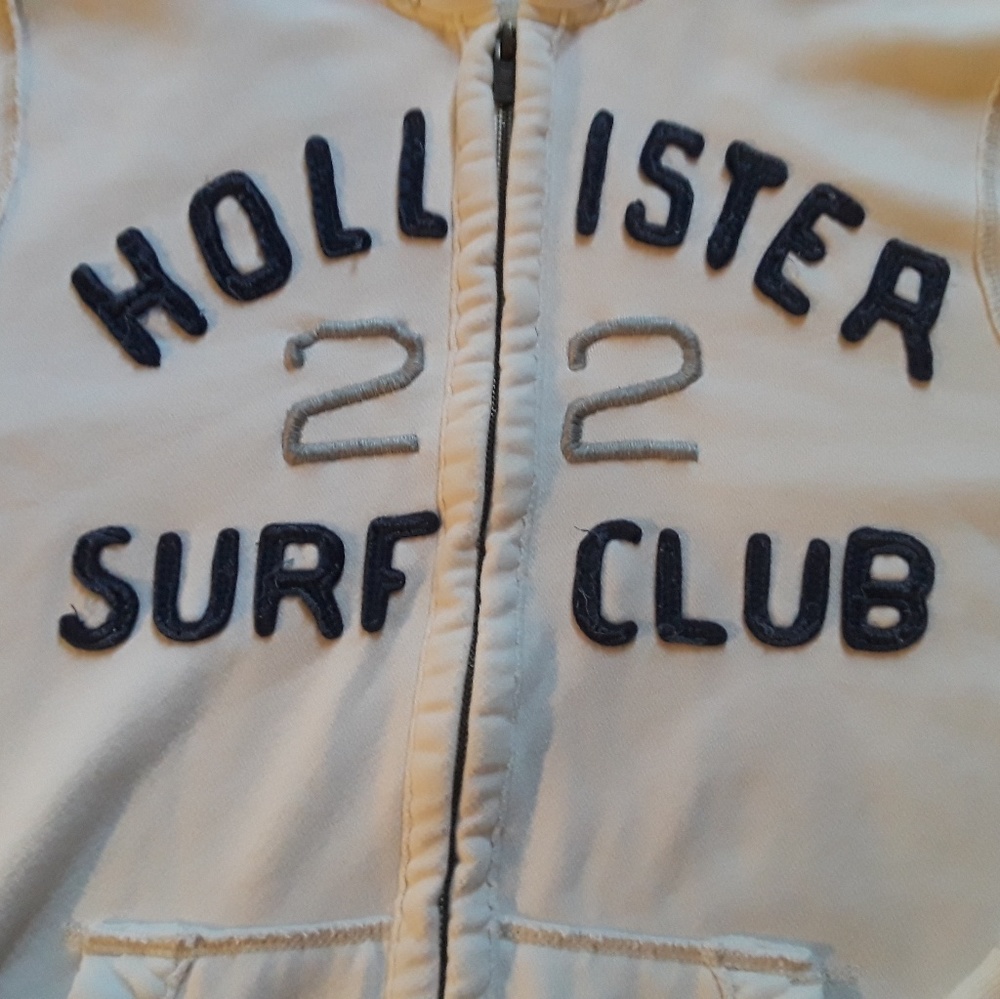 Winter is coming! Hollister Sweater Medium - Picture 3 of 5
